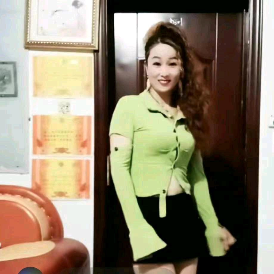 爱跳舞的娜娜🌺🌹