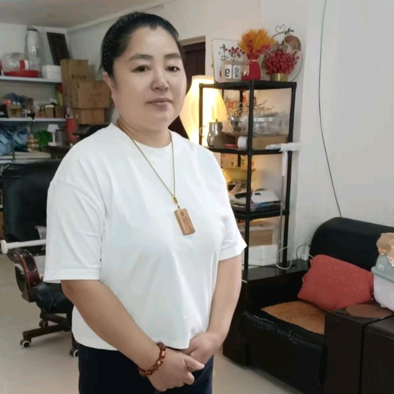 小卓佳