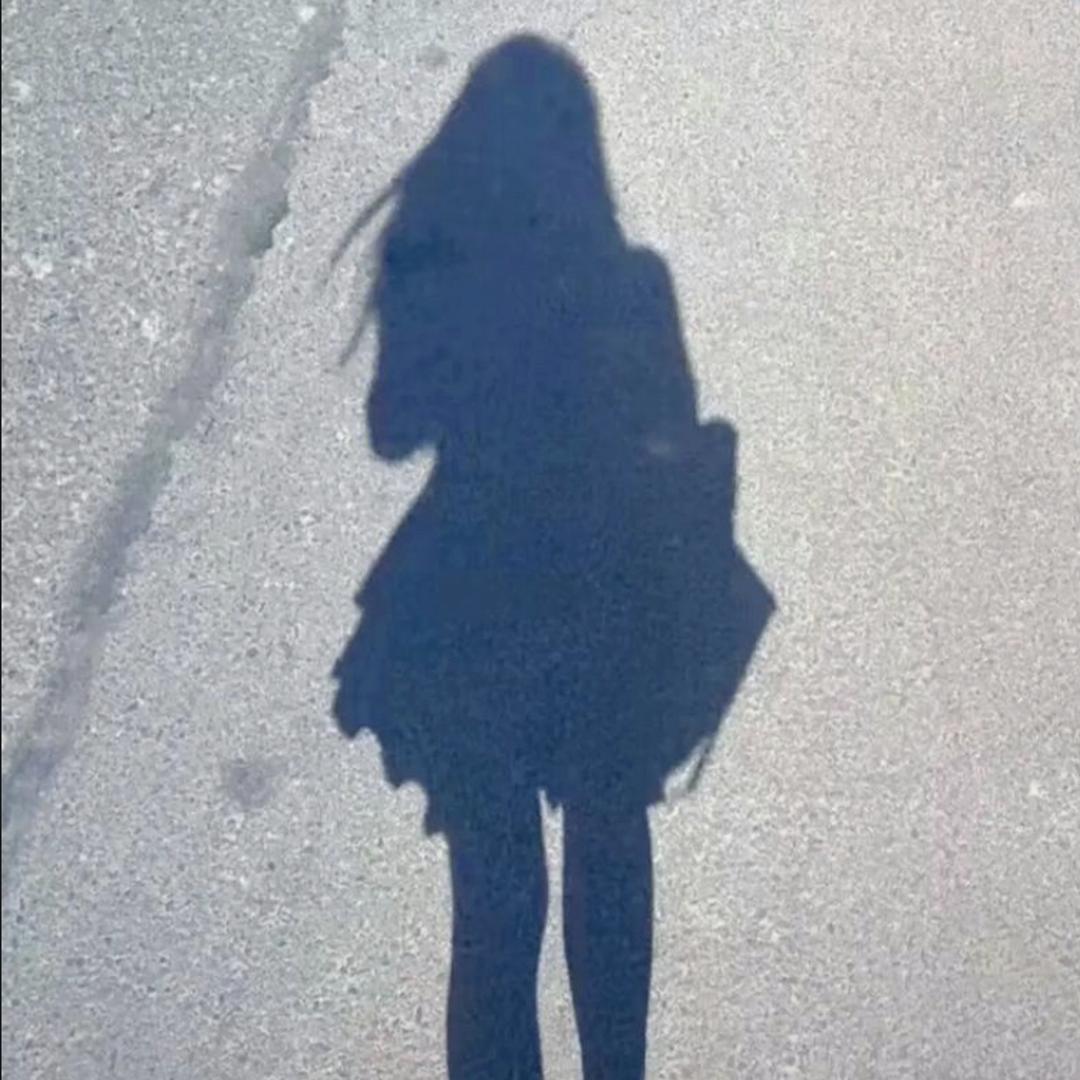 Black·小洛