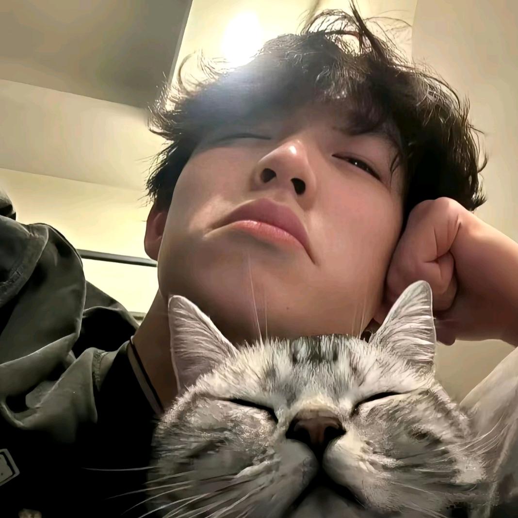 卖健身器材的小亮