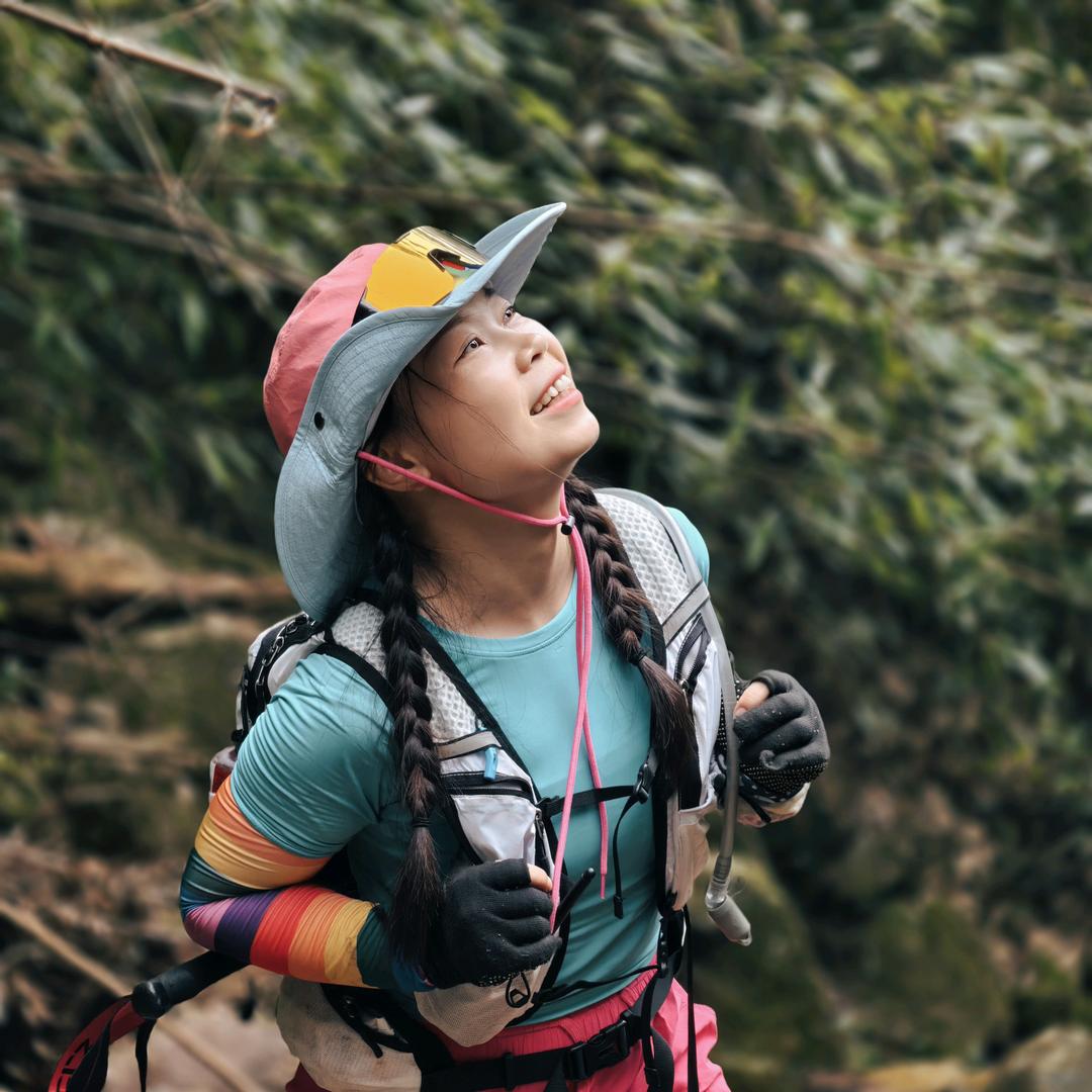 爱爬山的软妹子