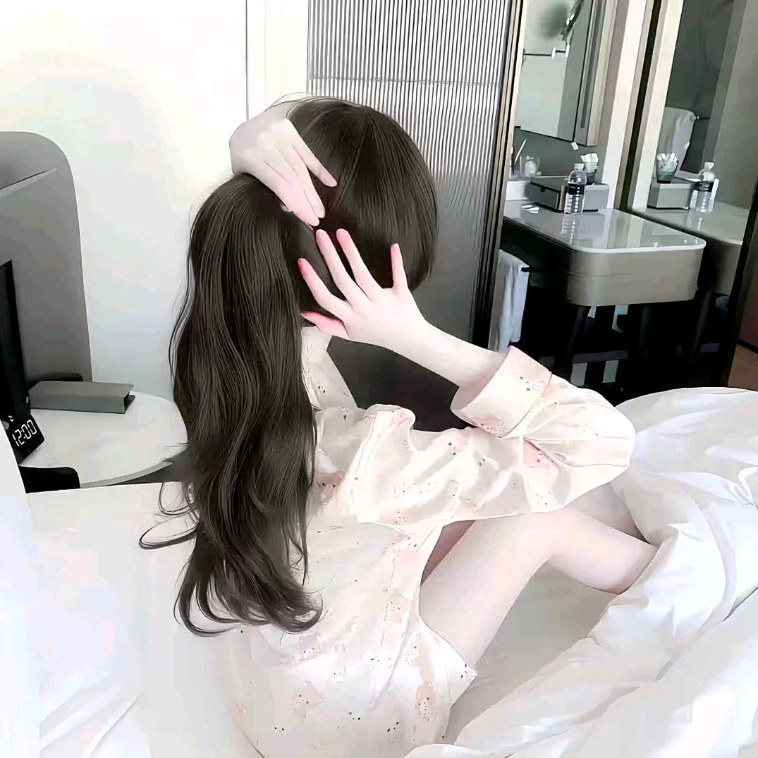 高冷洁癖总裁对挑着粪担的我一见钟情了