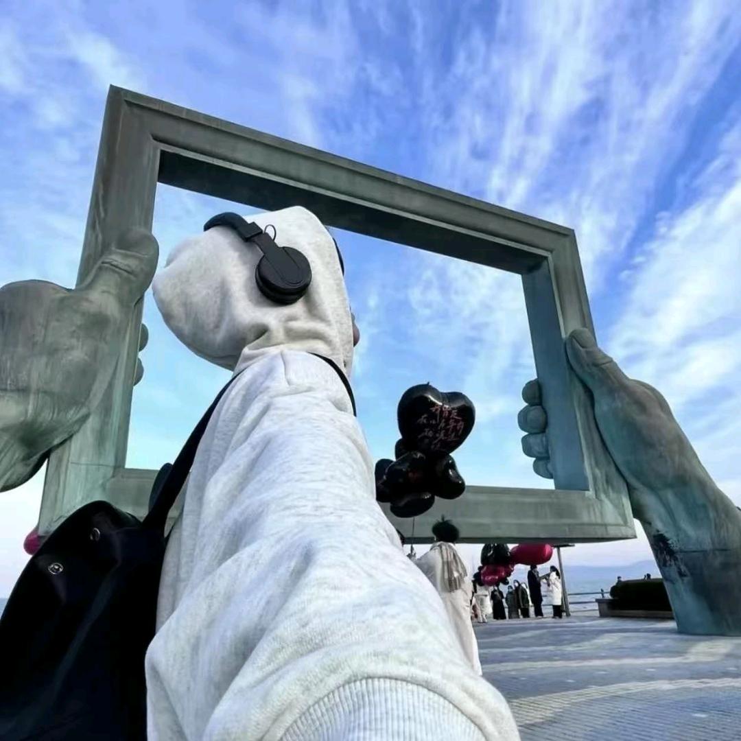 拉粑粑不擦屁股😅