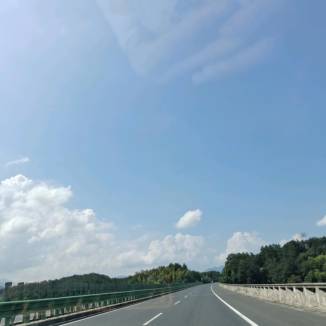 爱唱歌的静静