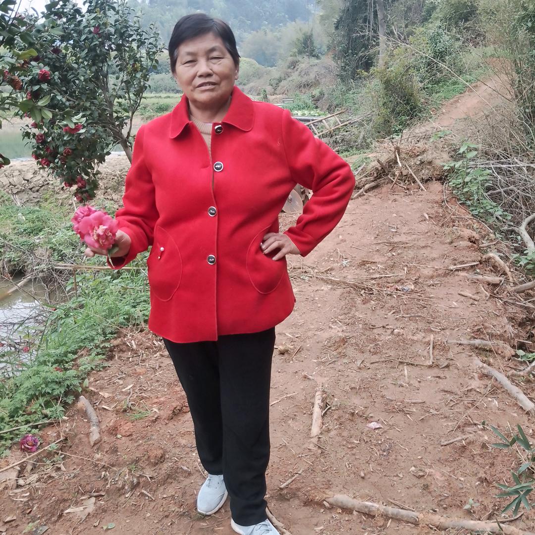 爱静:周爱芳