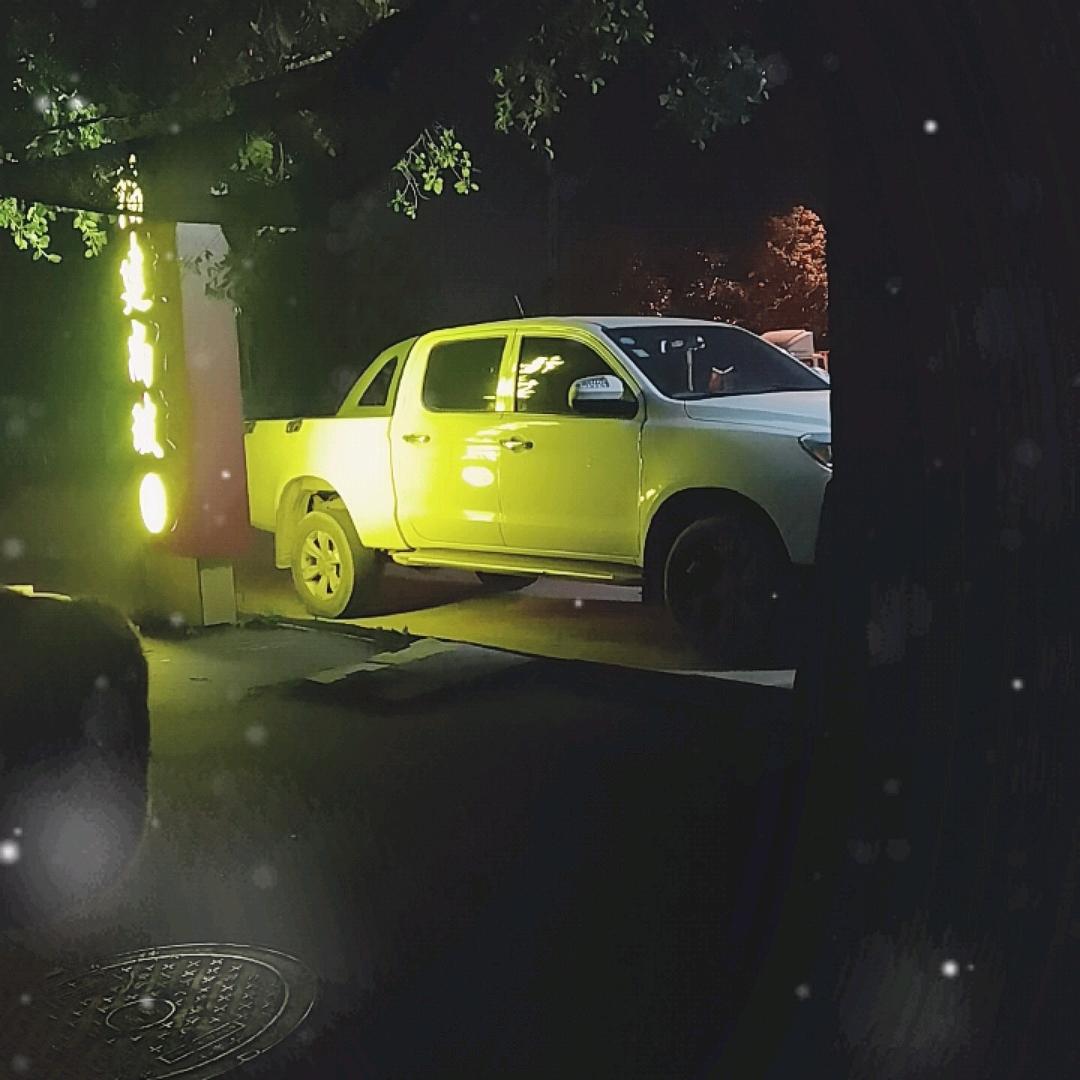 一杯敬过往  一杯敬明天