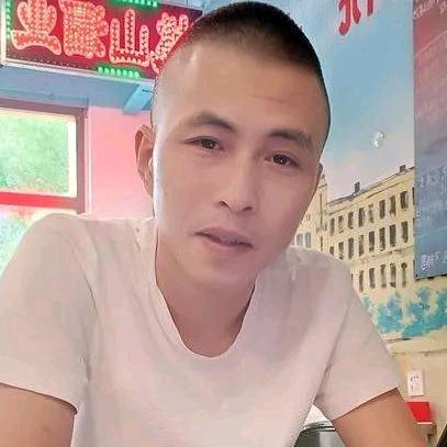 请叫我 任多余