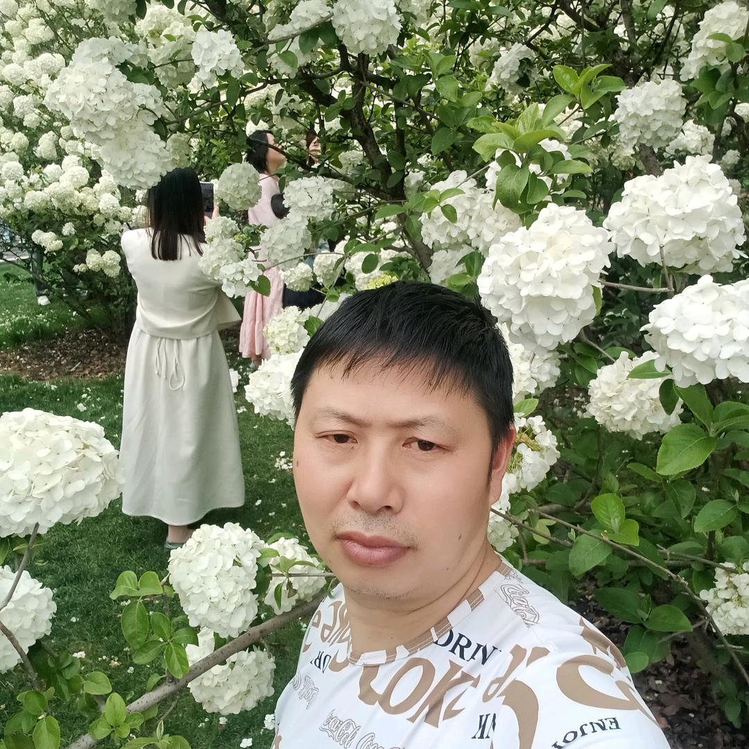 彭二哥爱笑