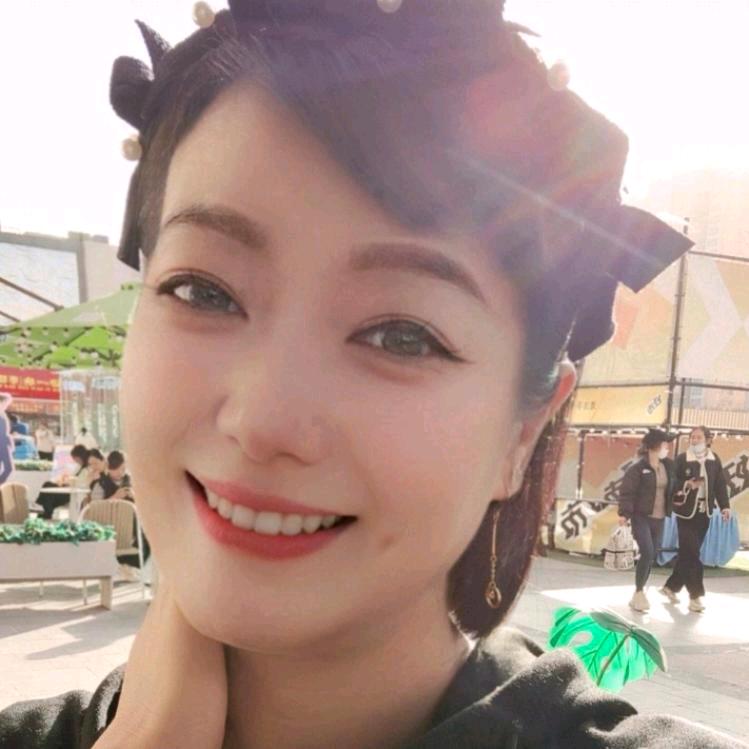 红袖添香！