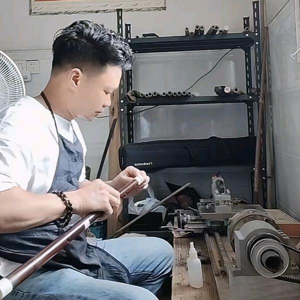 罗艺