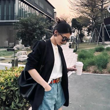 深圳南油西西高端定制轻奢女装