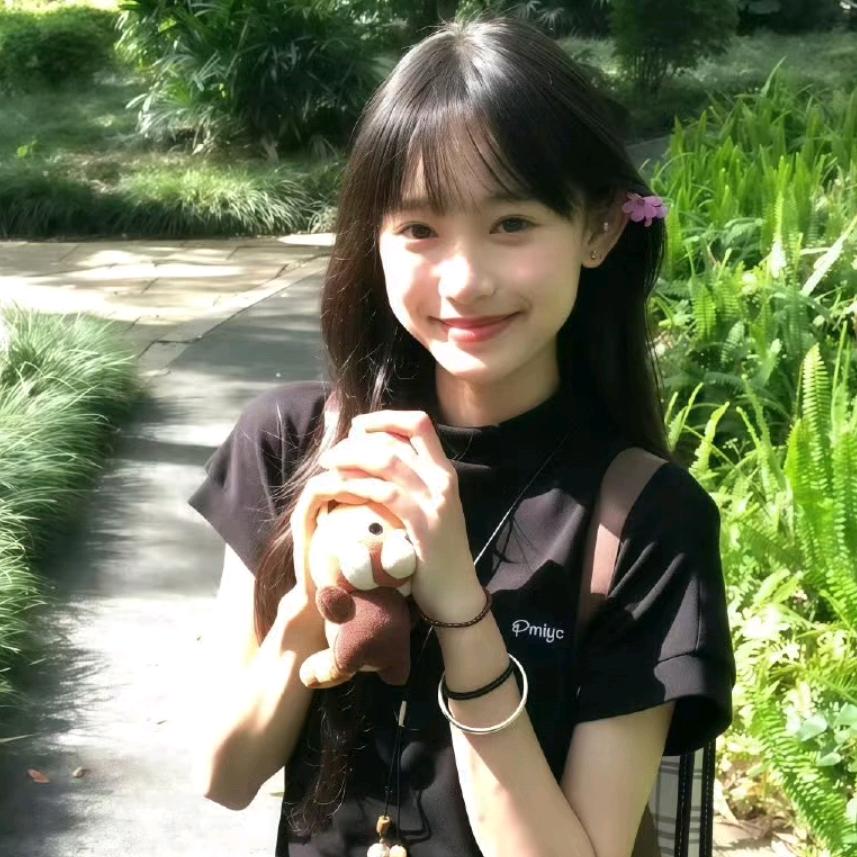 一口草莓🍓