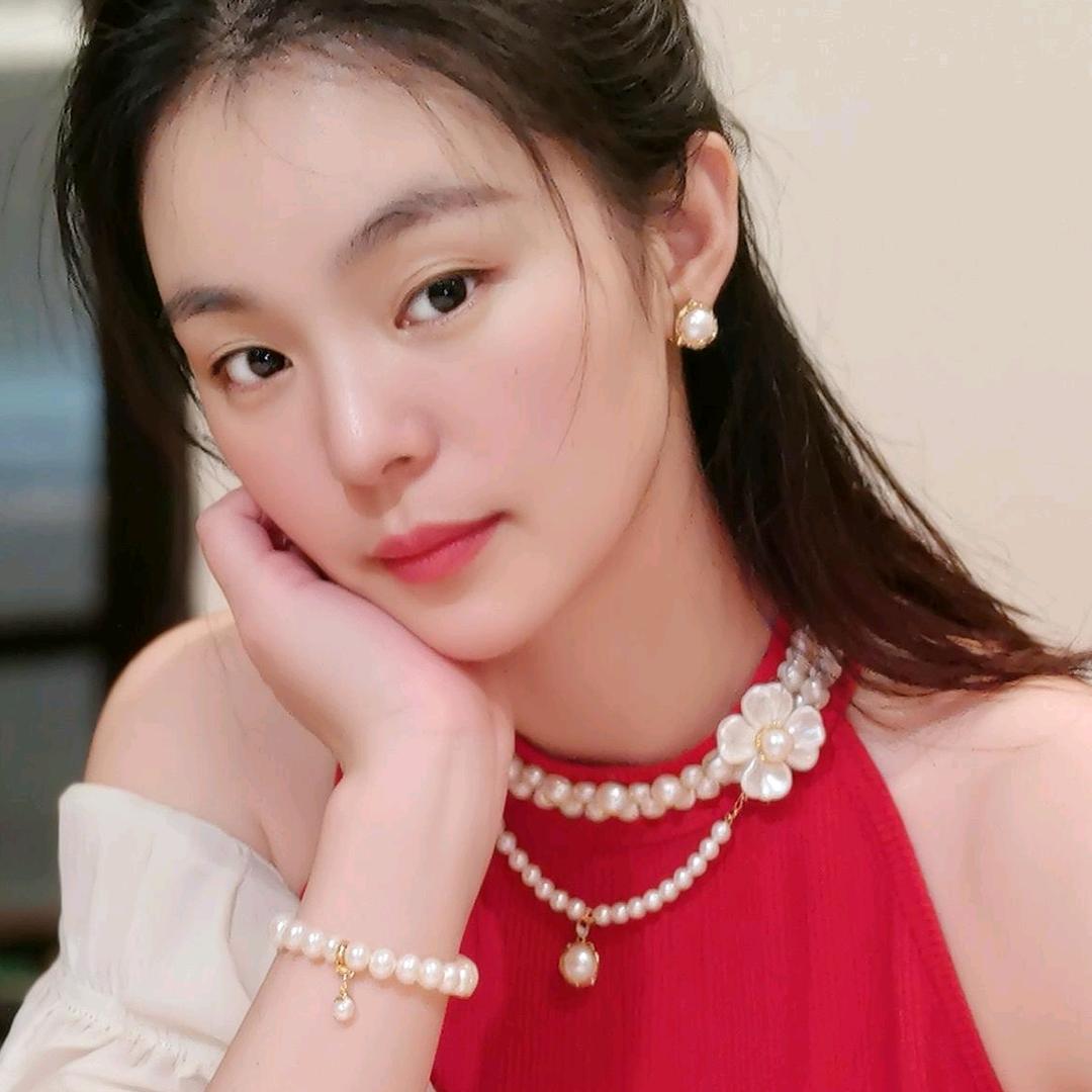 梅梅吖