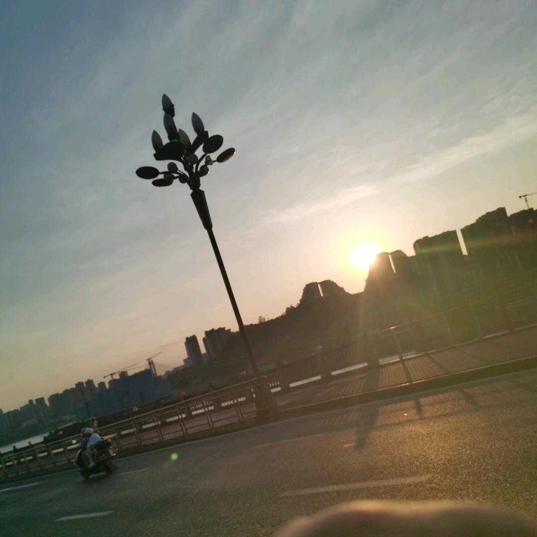 光