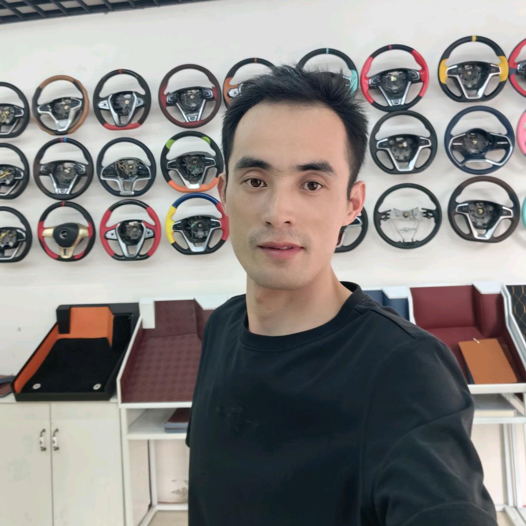 遵义老金专业手缝方向盘套，软包脚垫加工厂