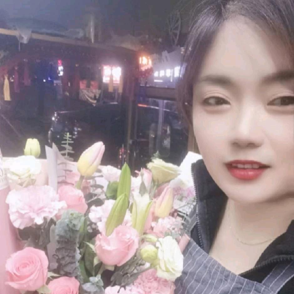 石店家家乐对面飘香炸串Mrs.趙