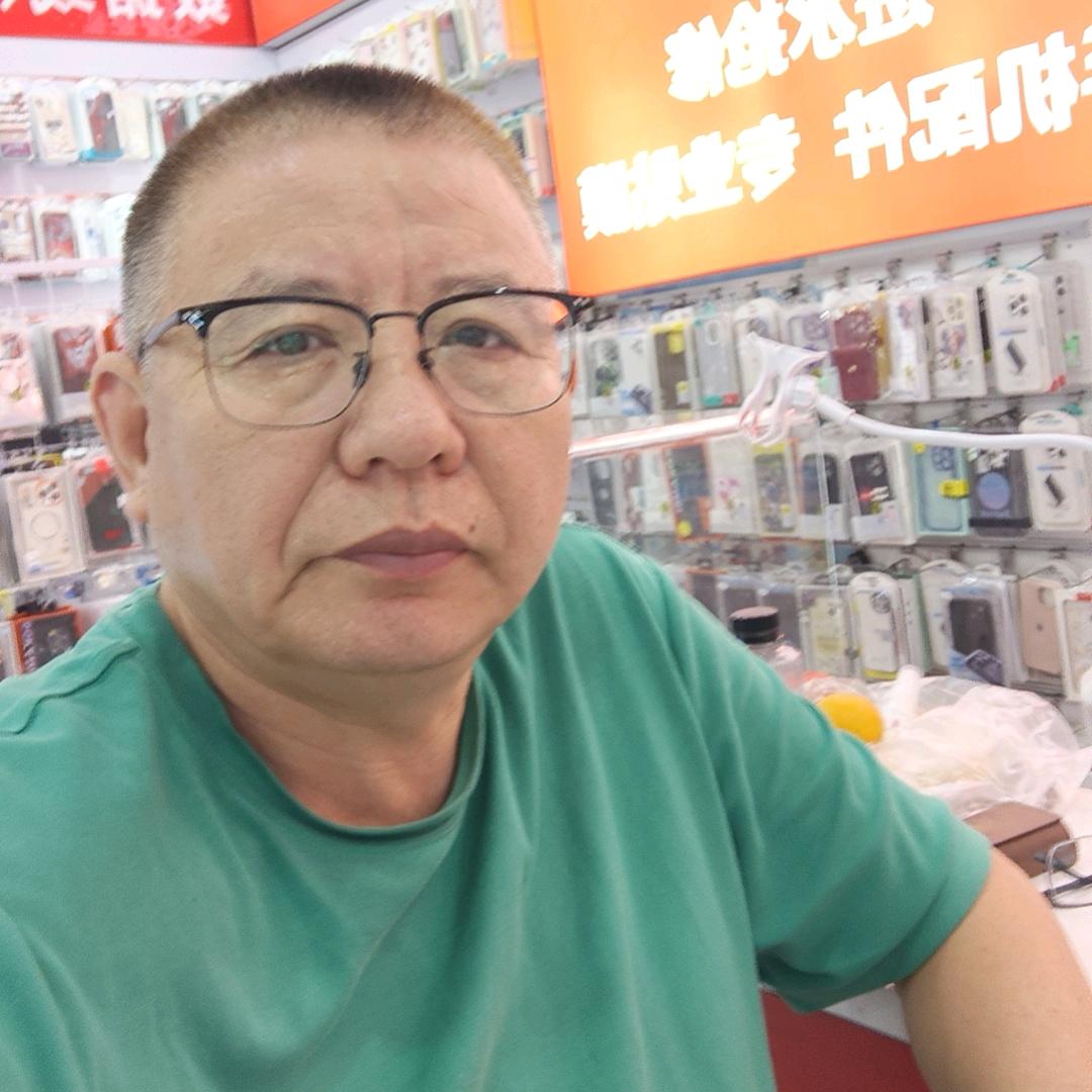 竹楼听雨
