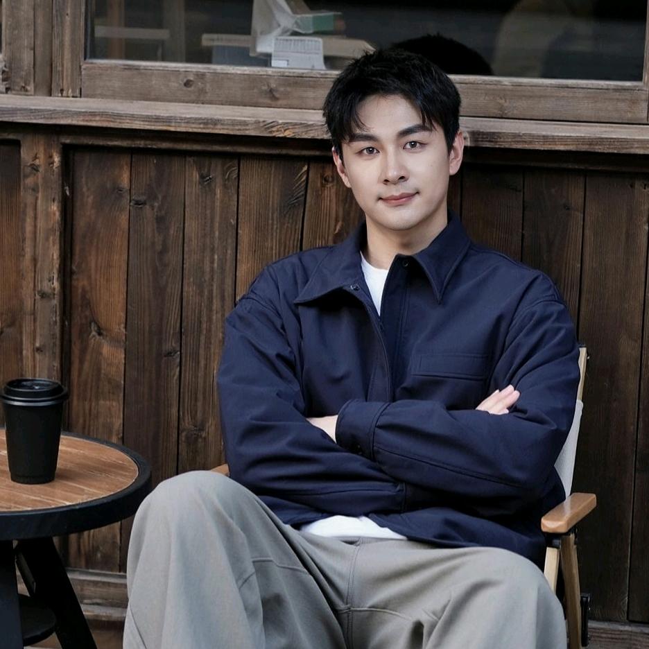 璇转，华尔兹！