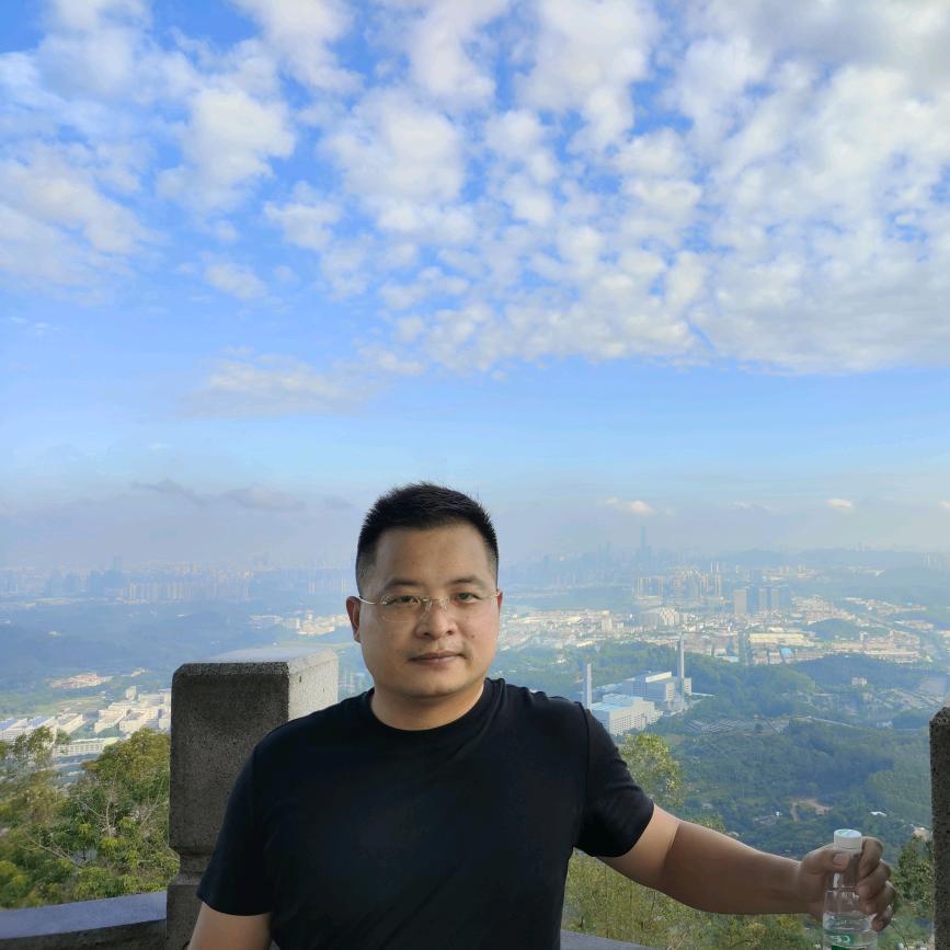 黄生 之前是猛男(减肥中）