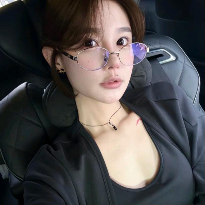 瓜瓜 ART ME-穿搭优选