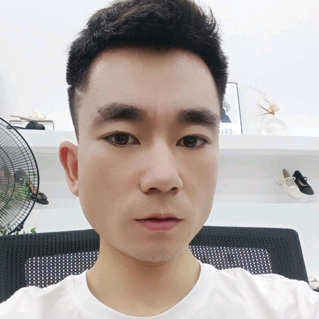 阿成（鞋子很疯狂）