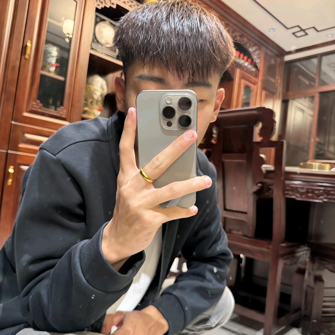 芃.