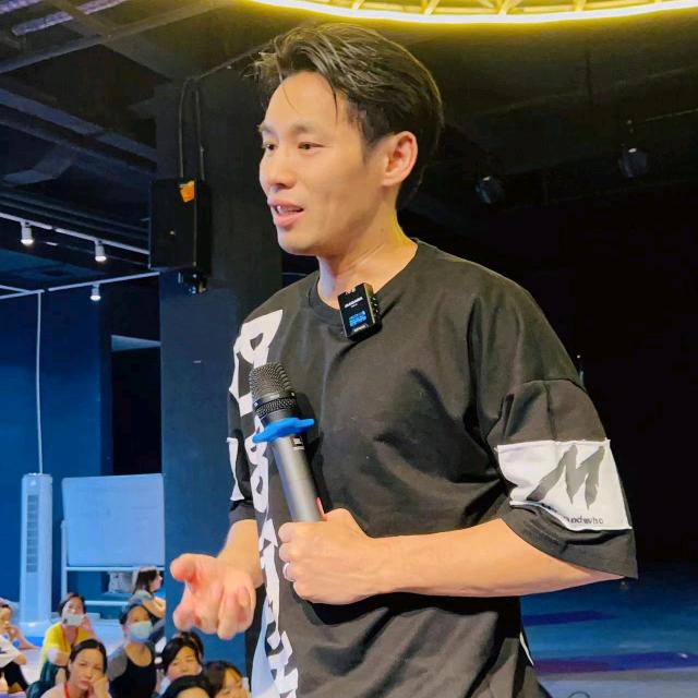 智·景腾讲大健康