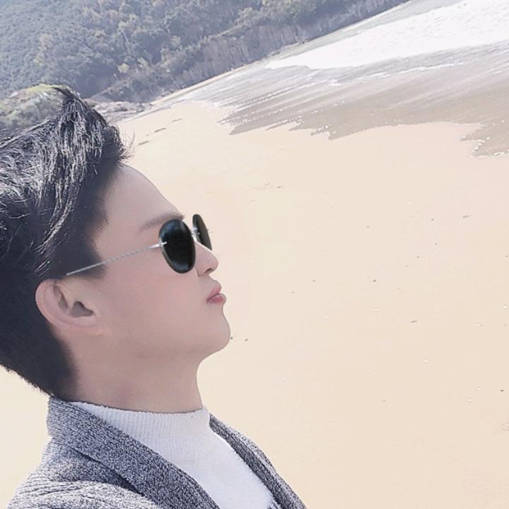 一个单身的男孩