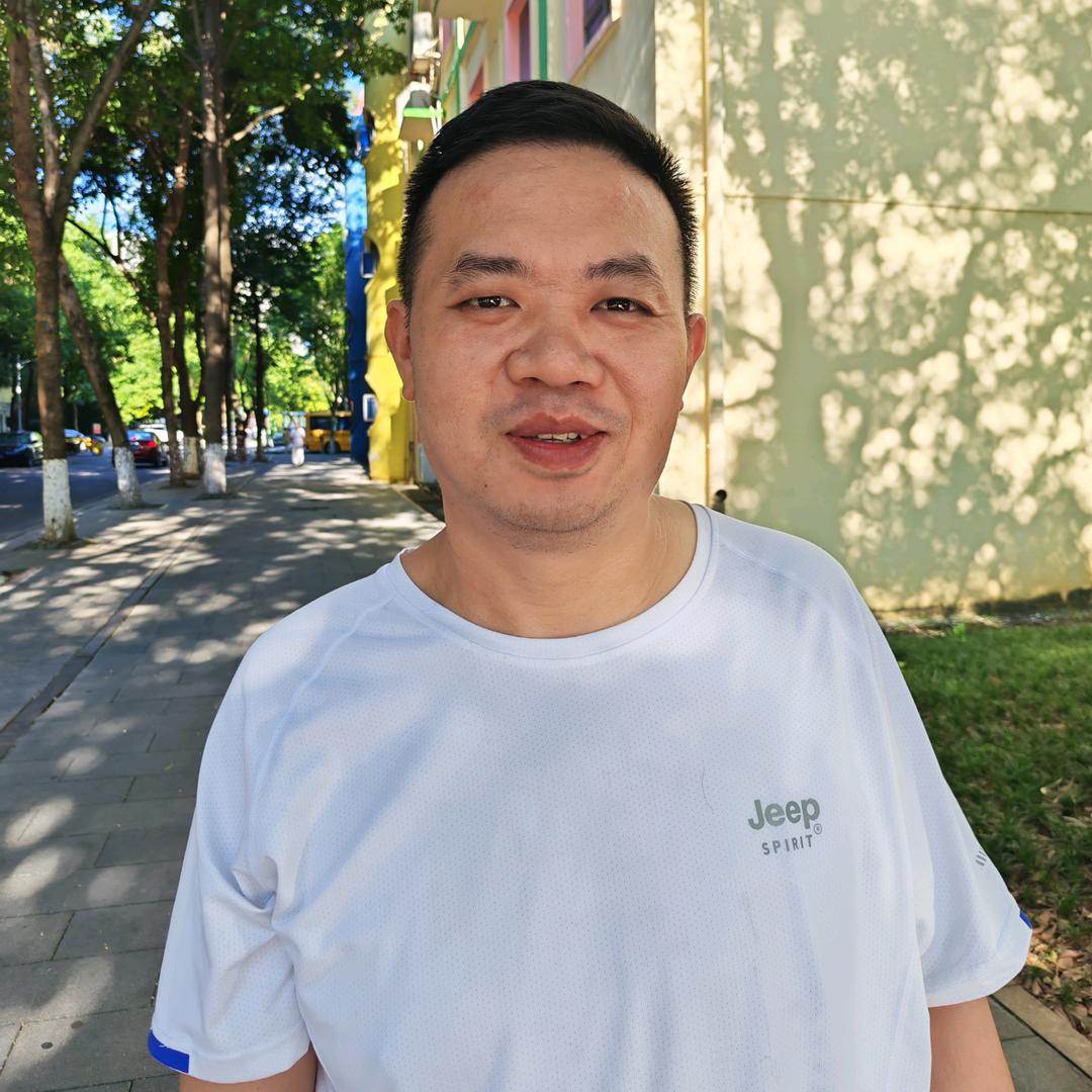 @缺腿缺脑的牛（刘）