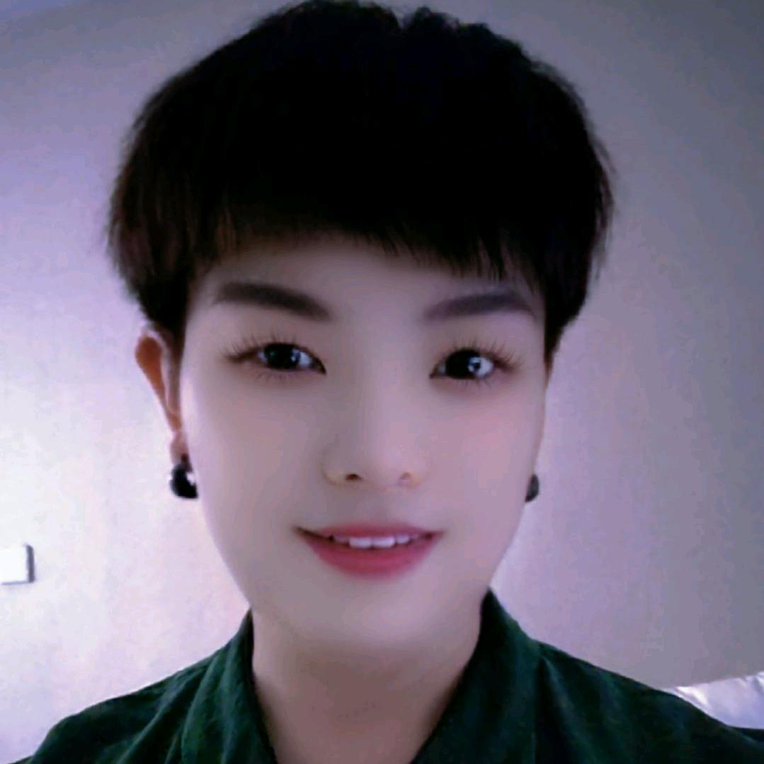 带刺的玫瑰🌹🌹曹丽