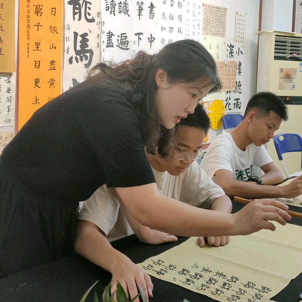 河源书画教育香香老师