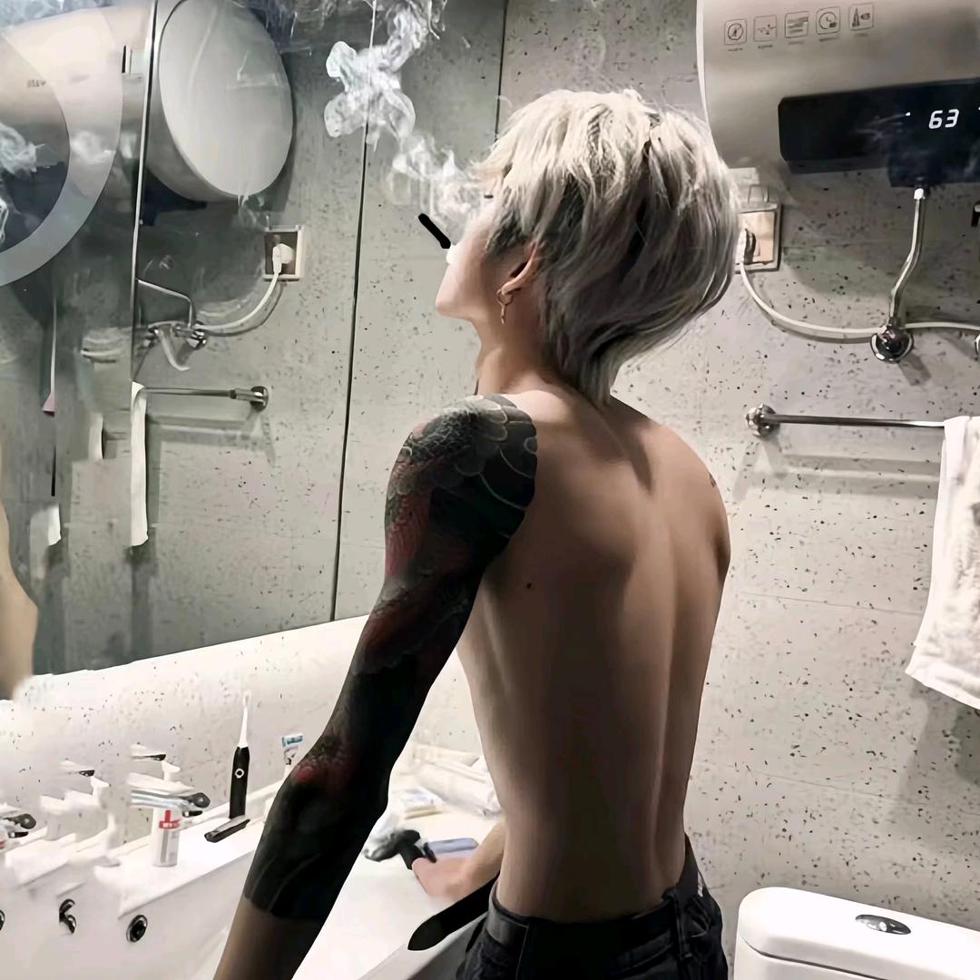 她用姨妈骗我说是处.