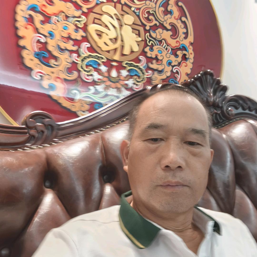 《》五哥ヽ(爱´∀‘爱)ノ