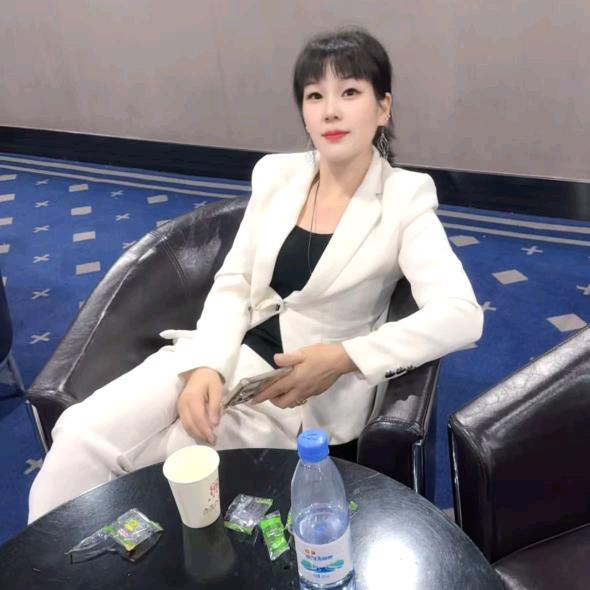 （龙腾婚庆鲜花）气球派对花姐