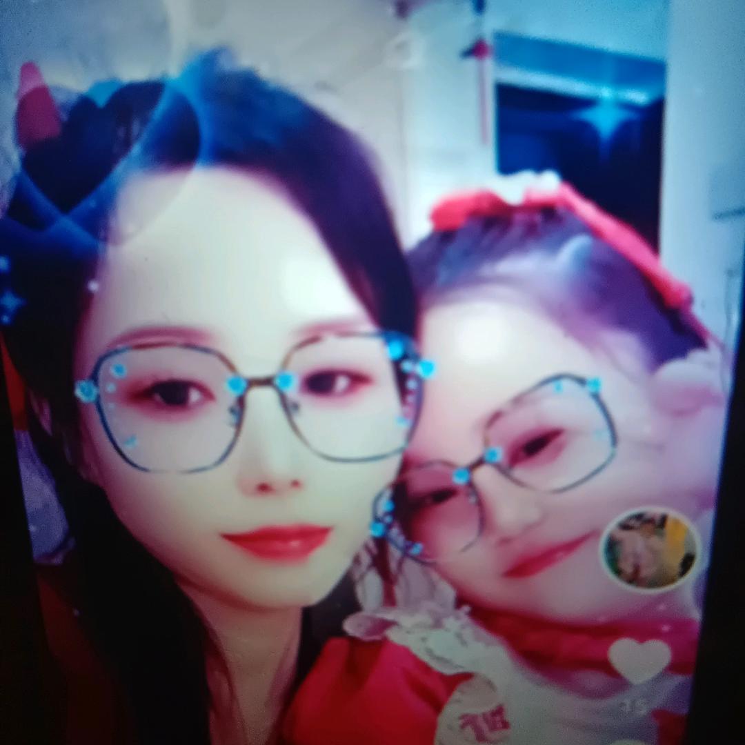 丽丽。