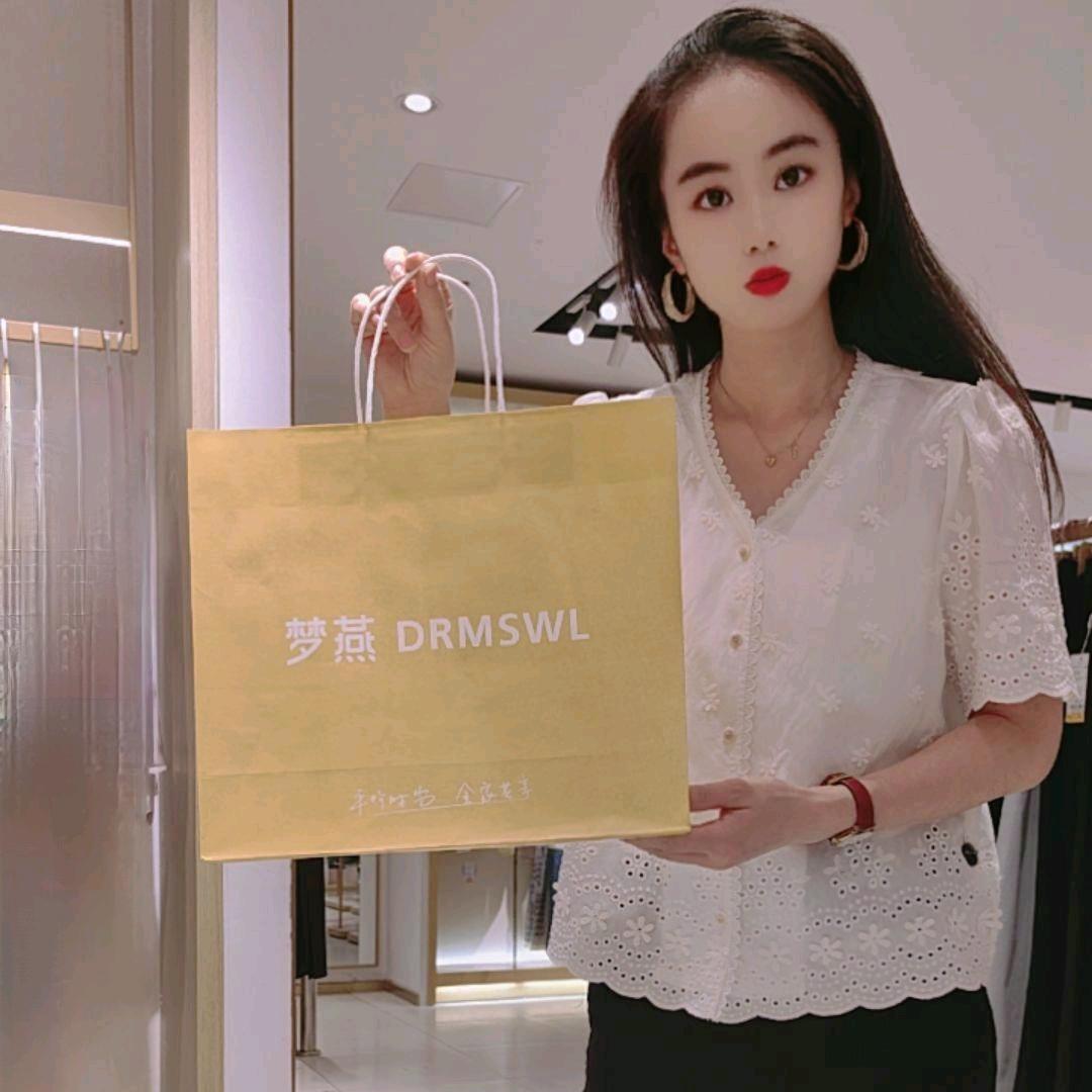 梦燕丽丽店长