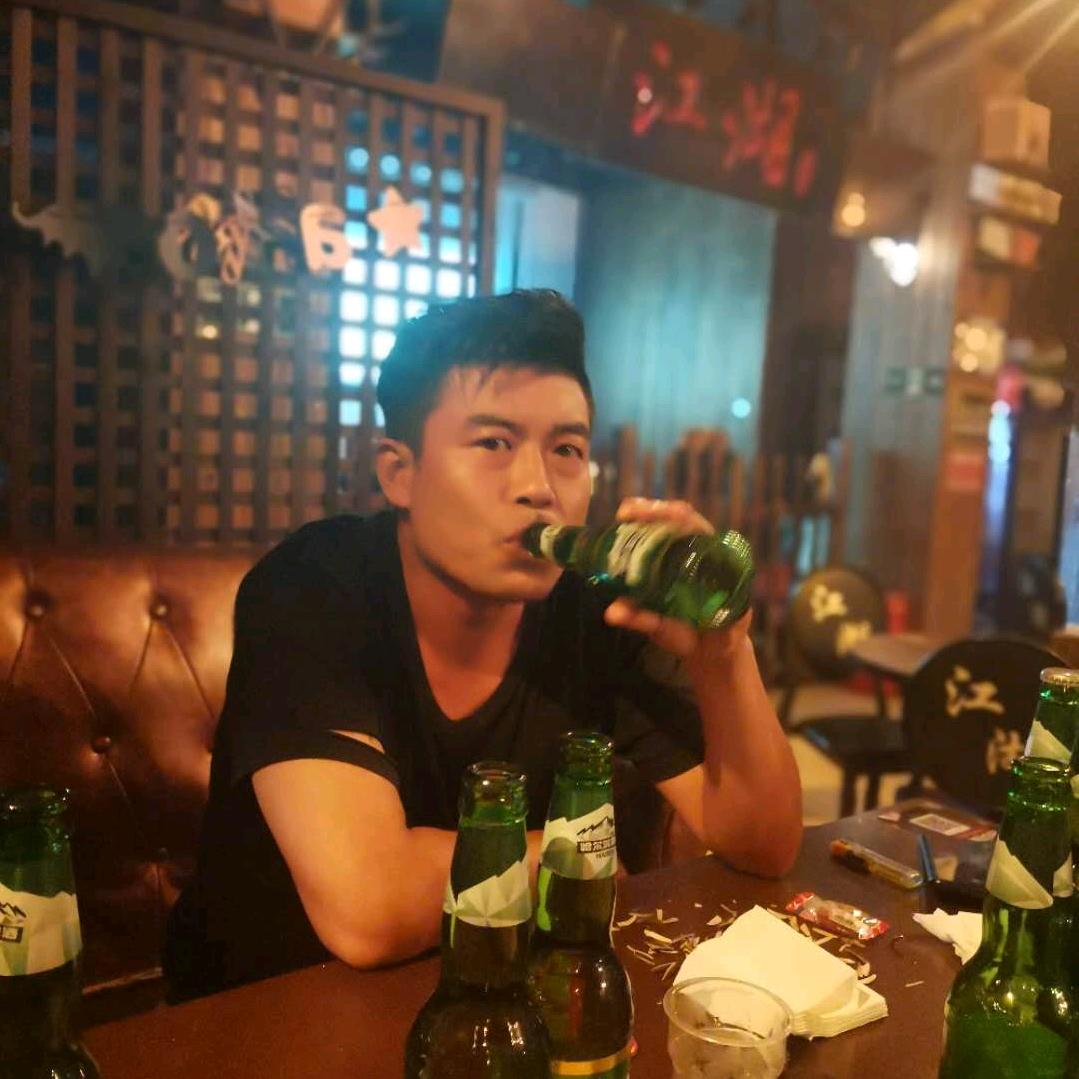 手撕大骨头平舆总店