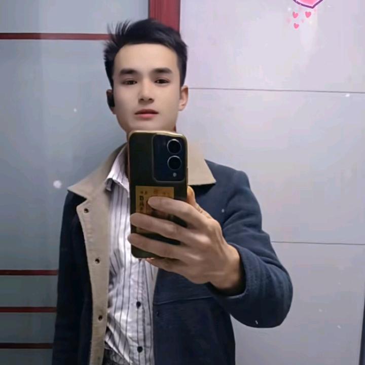 比内衣还贴心的男人 王不二