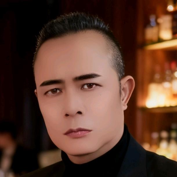 剑斩旧尘烟  刀破往昔雾