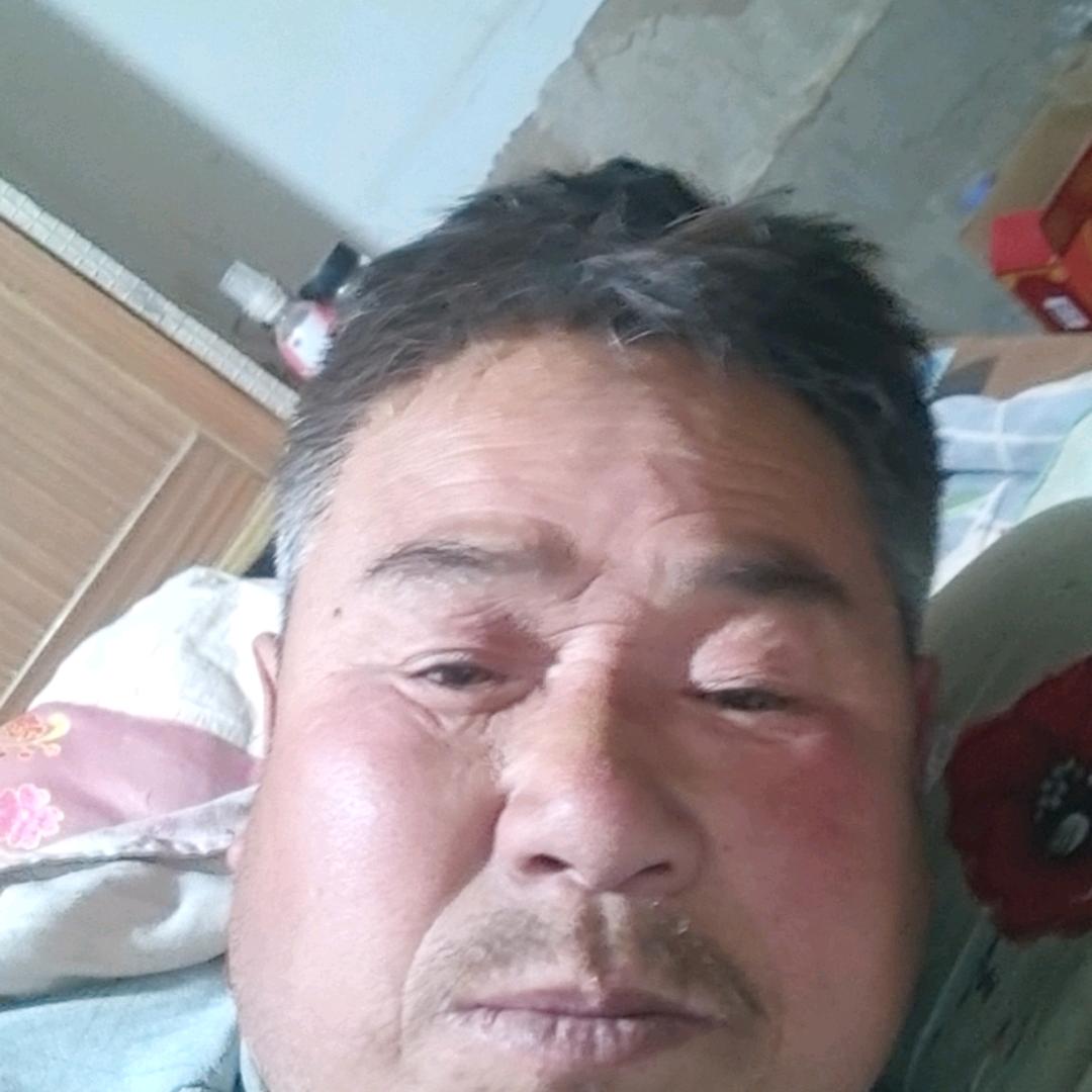 吕总爱学歌曲