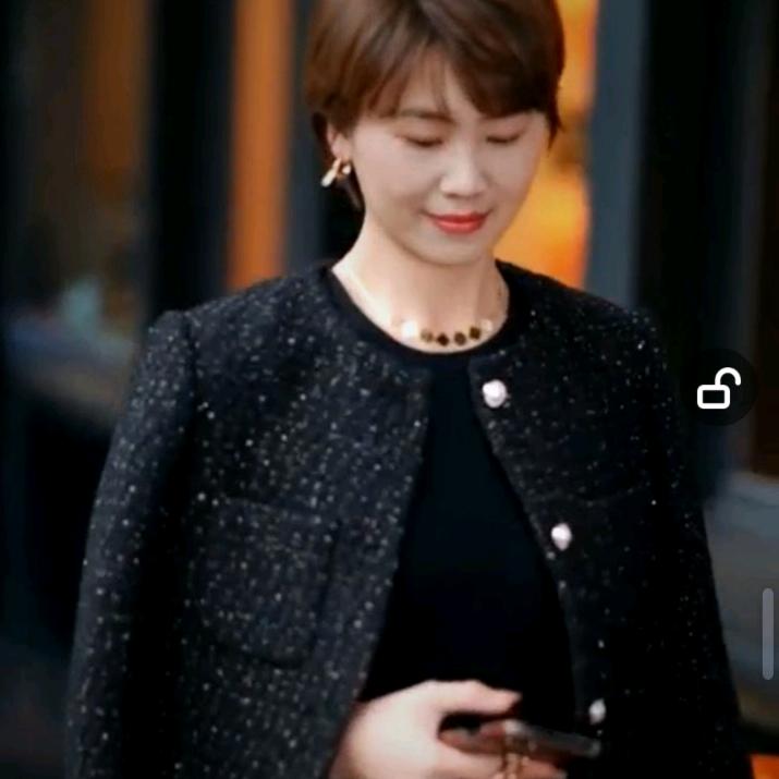 姣