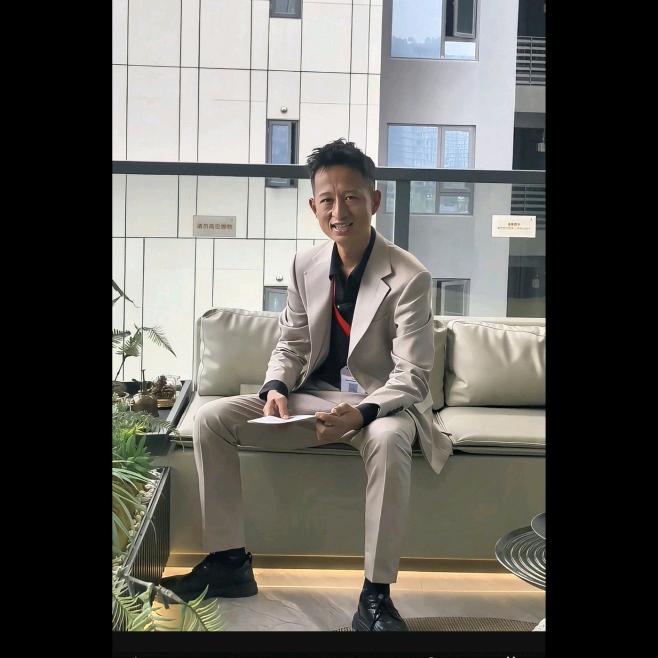 李洪！宜宾市鼎烽房地产中介有限公司