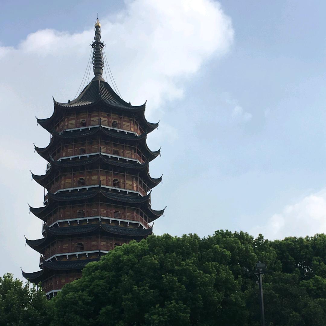 沙河市鲁宾汉男装