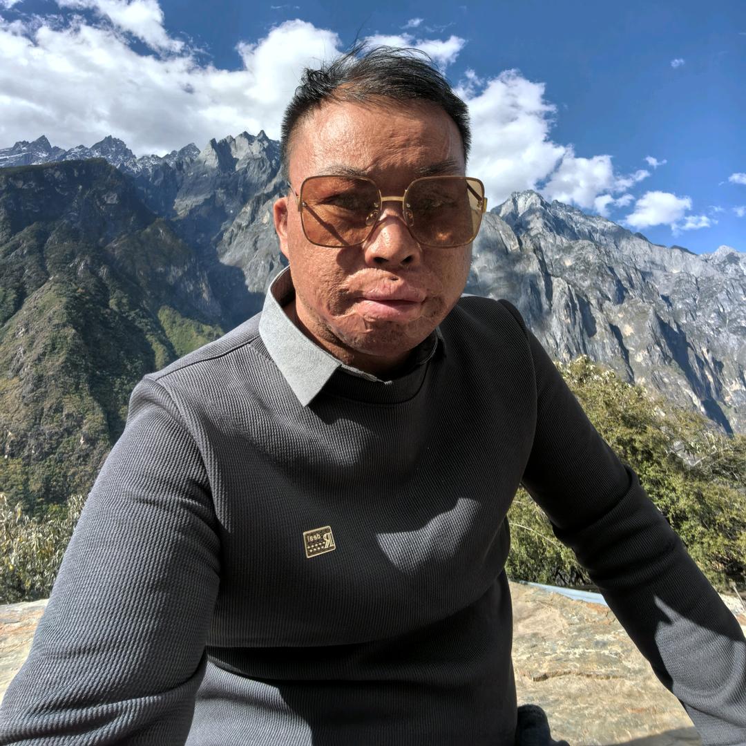 老魏的工地生活