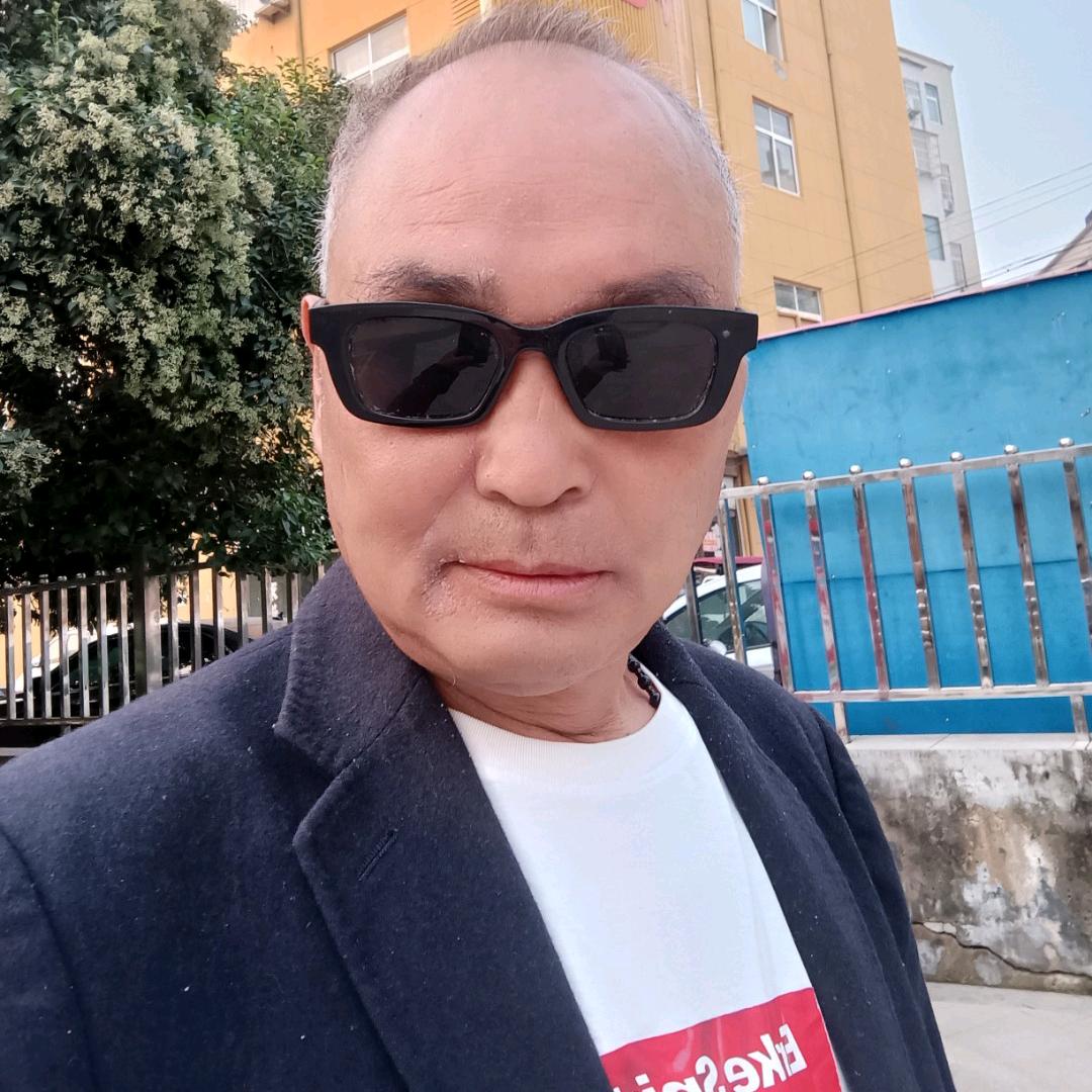 👨🏻‍🦱孤狼👨🏻‍🦱