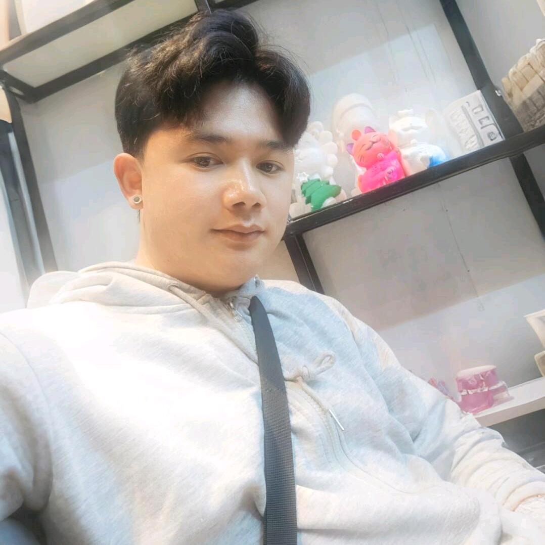@ℳ🥂ꦿ꧉浓烟᭄:半酒
