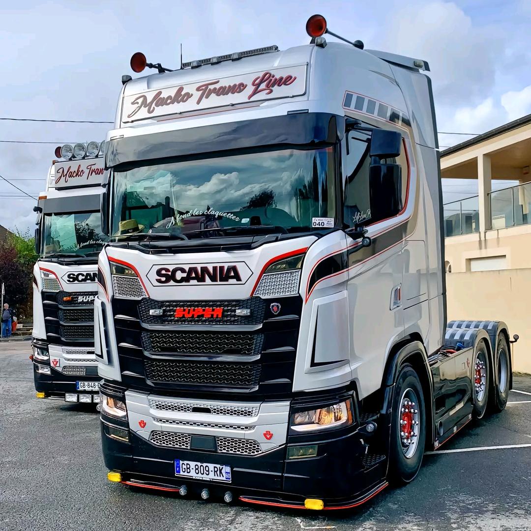 出售新旧牵引车