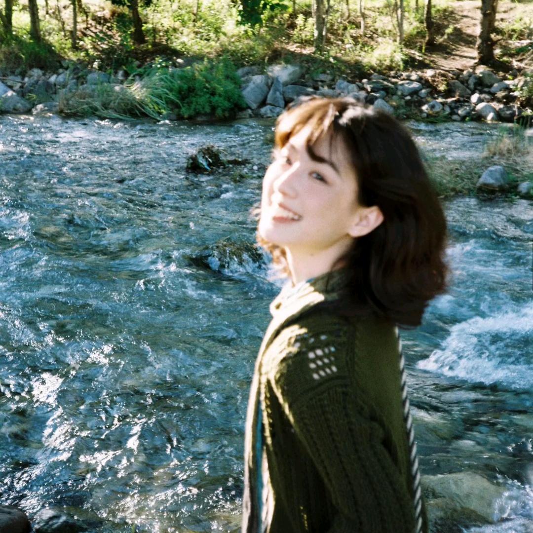 早春不过一棵树