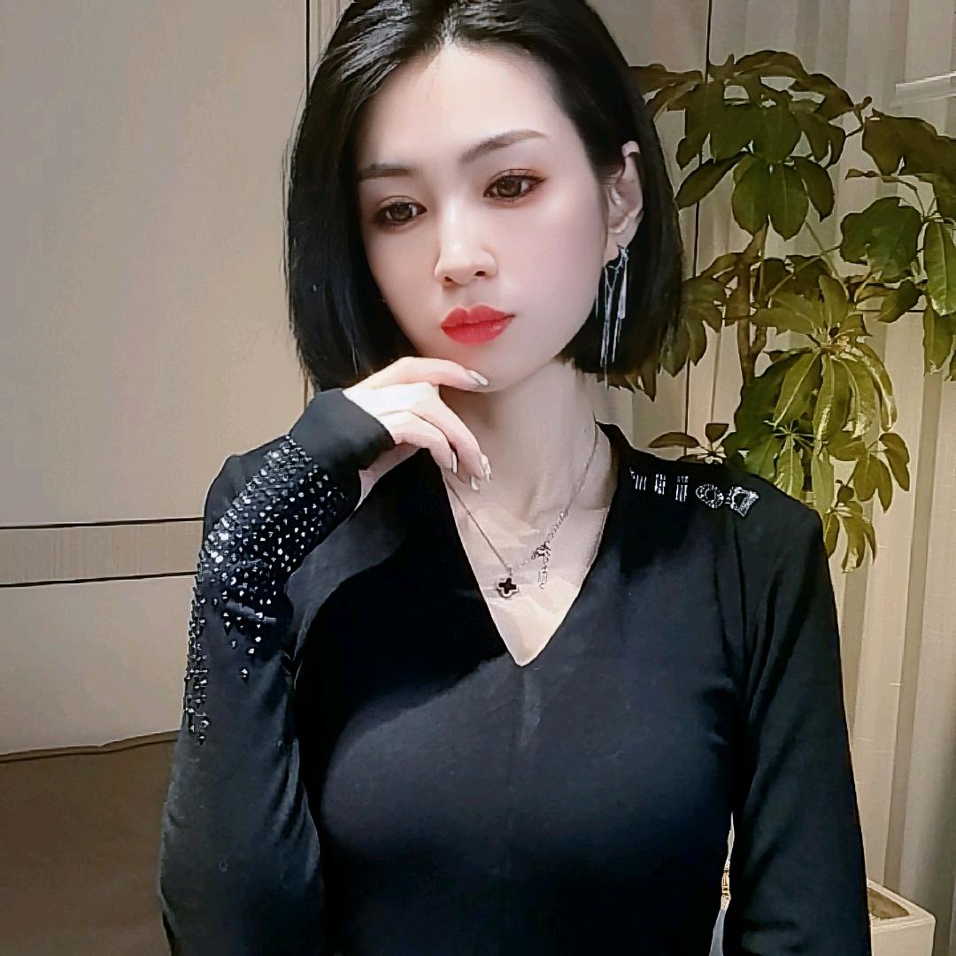 乂氼㳬轻奢女装1店