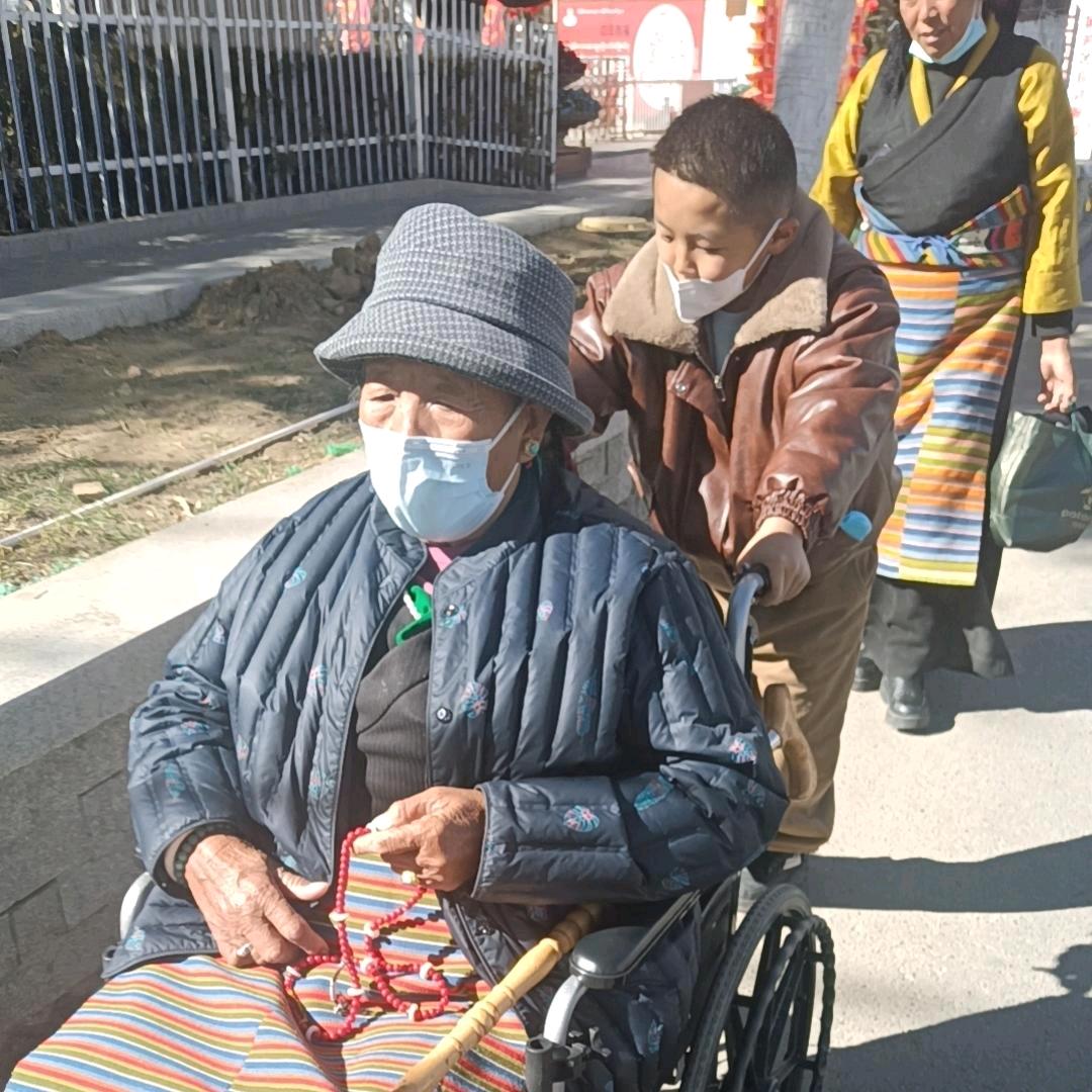 感恩父母健在